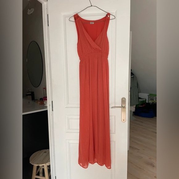 Dresses & Skirts - Elegant Orange Sleeveless Dress